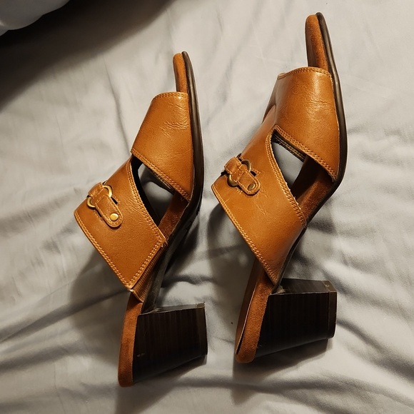 A2 by Aerosoles 9 1/2W - Picture 3 of 6